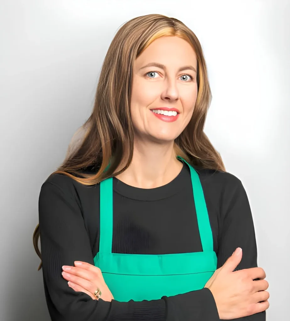 anna looking to camera po