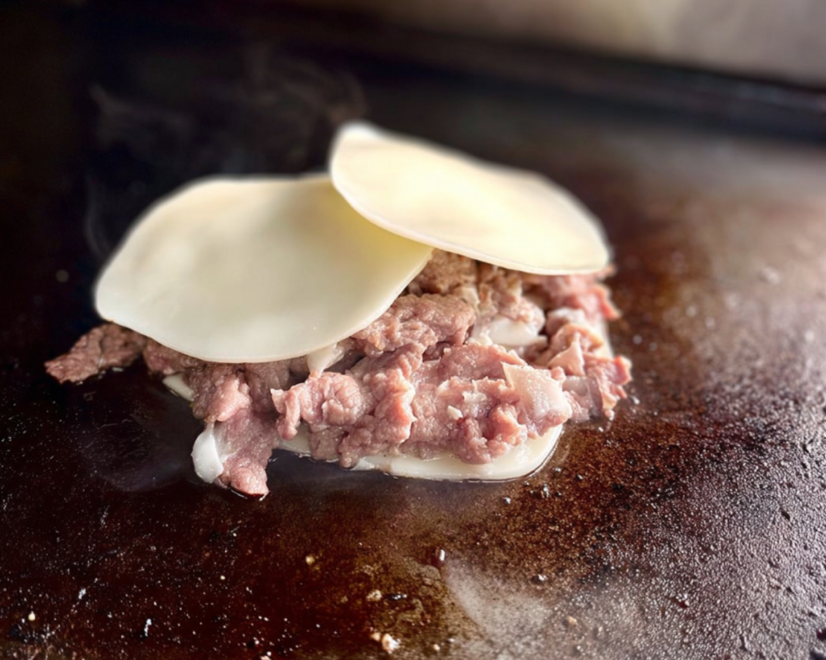 beef steak cheese cooking griddle
