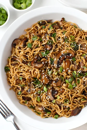 Shiitake garlic noodles
