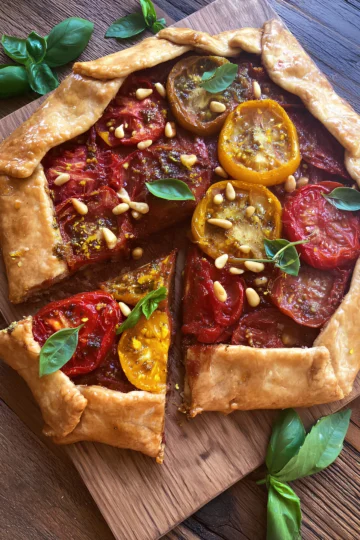 Fresh tomato galette