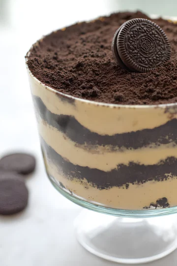 Layered Oreo dirt cake