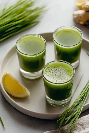 Wheatgrass shots with lemon